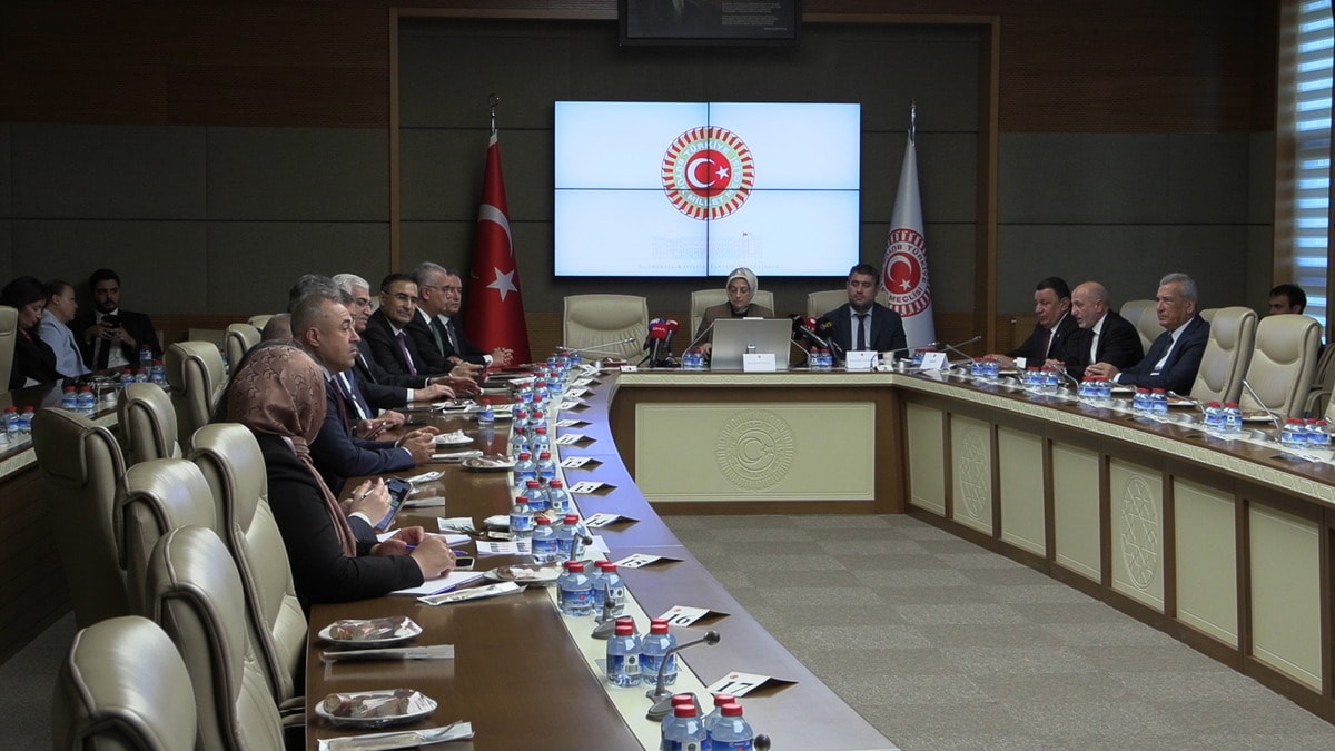 Okul olaylarını araştırma komisyonunda başkanlığa AKP’li Mesih Şahin seçildi