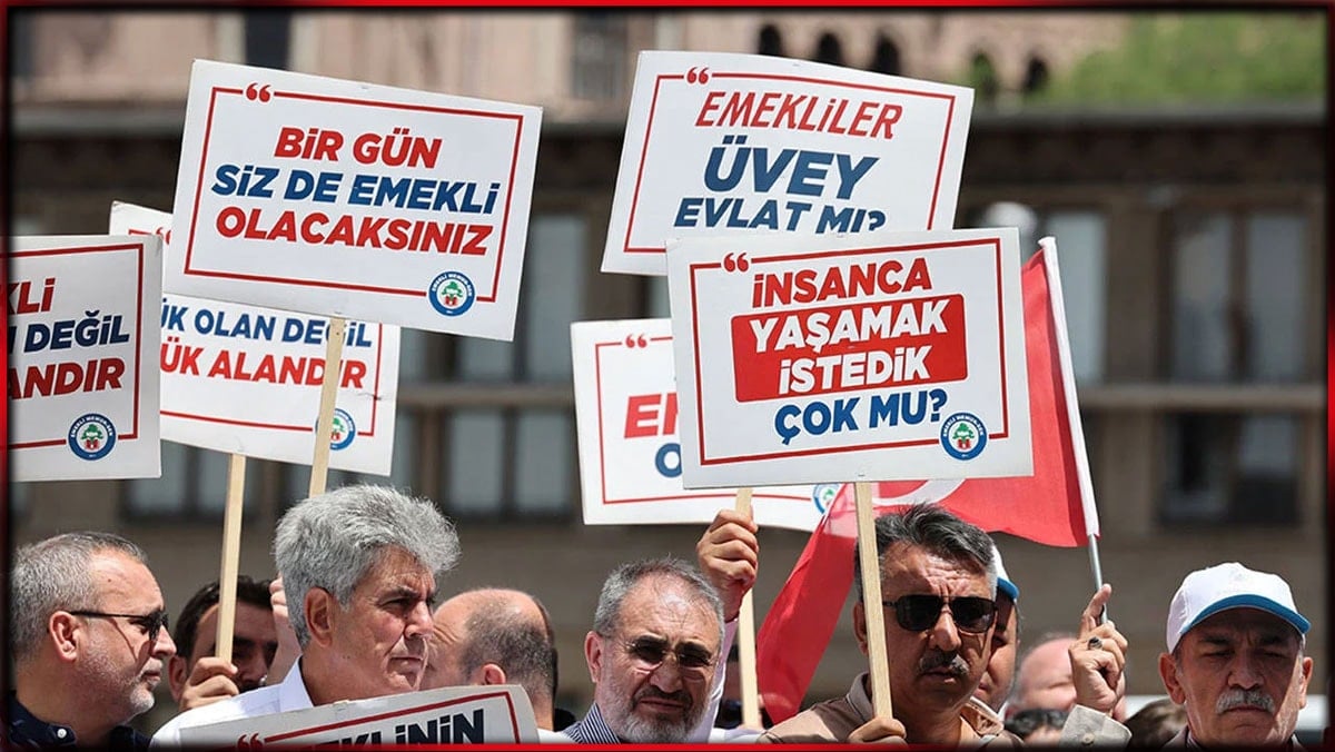 İkramiye vermeyin emekliye 220 dolar verin!