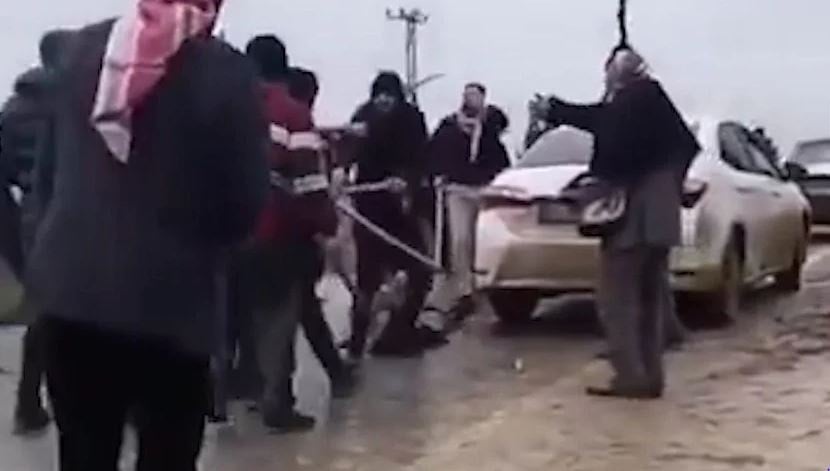 Şanlıurfa’da taşlı sopalı kavga! Ortalık savaş alanına döndü