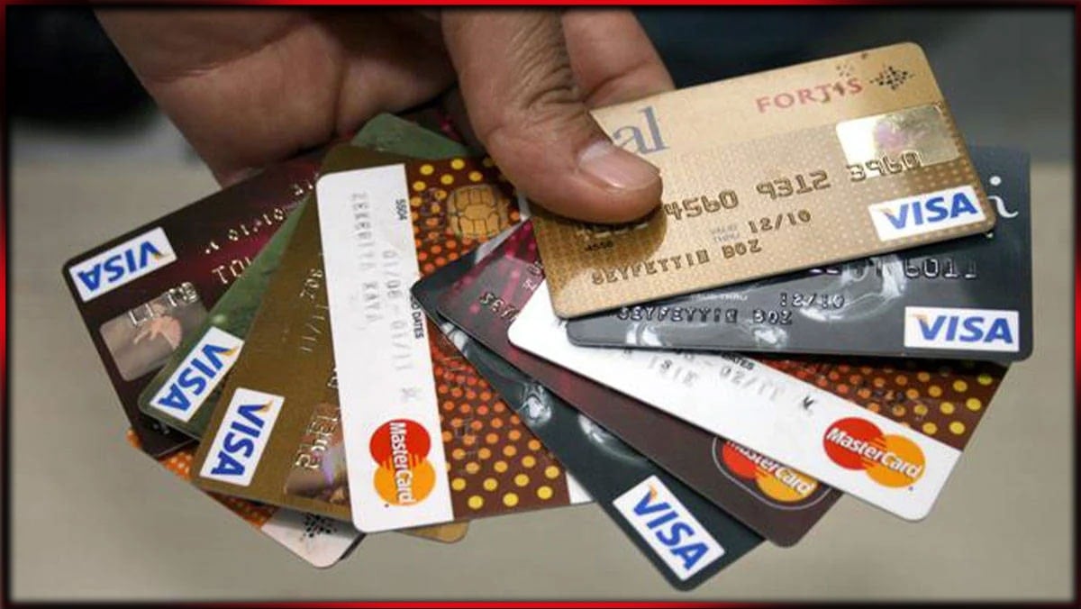 İki kişiden birinin kredi kartı borcu maaşını geçti