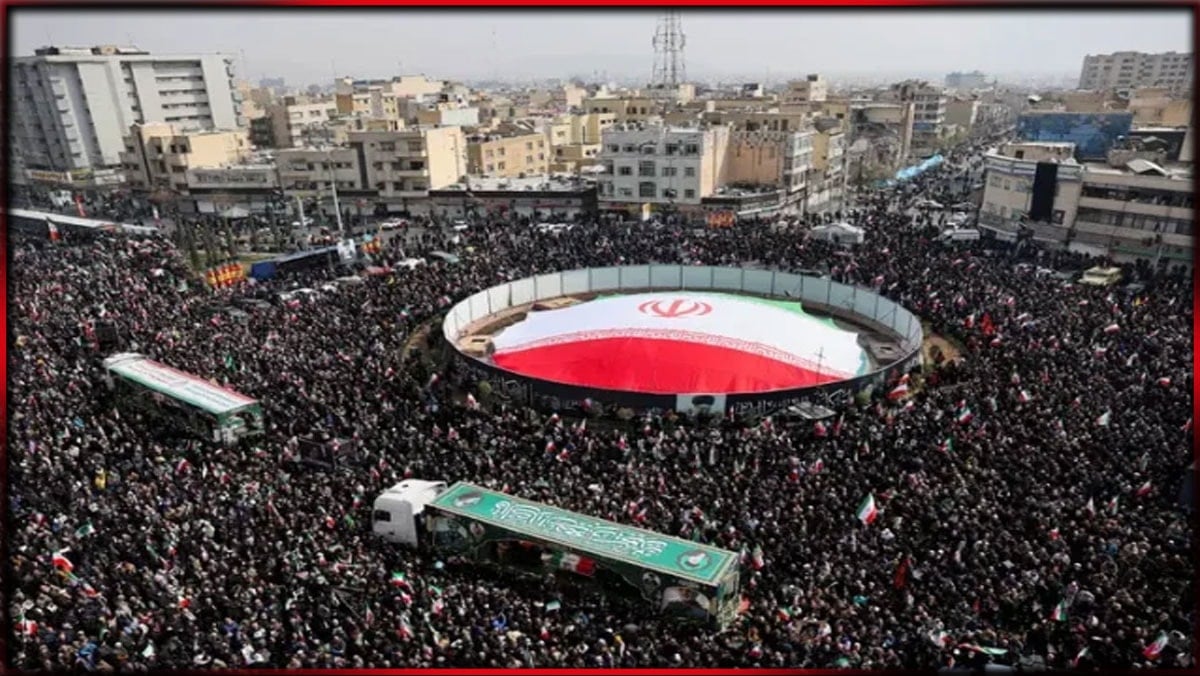 İran’da komutanlar için cenaze töreni düzenlendi: On binlerce kişi akın etti