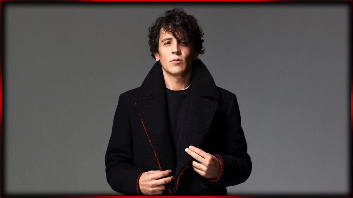 Ünlü şarkıcı Ersay Üner polisleri görünce 2,5 milyonu pencereden atmış!