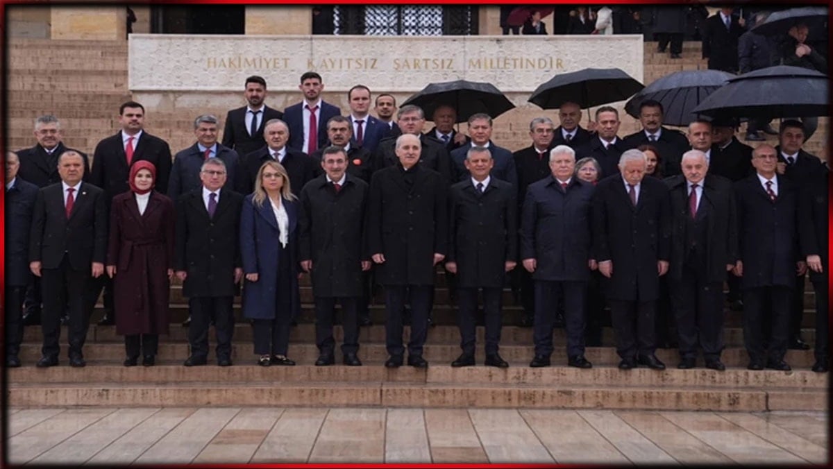 Devlet erkanı Anıtkabir'de