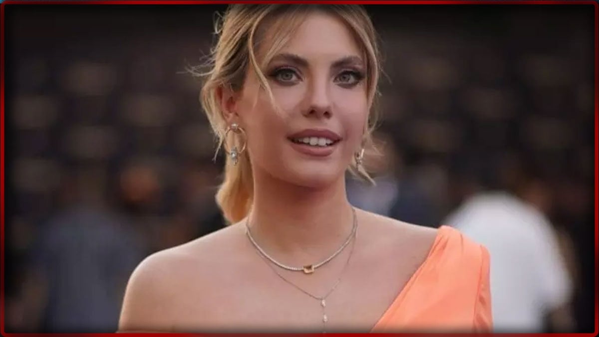 Ünlü oyuncu Eda Ece kızının yüzünü ilk kez gösterdi