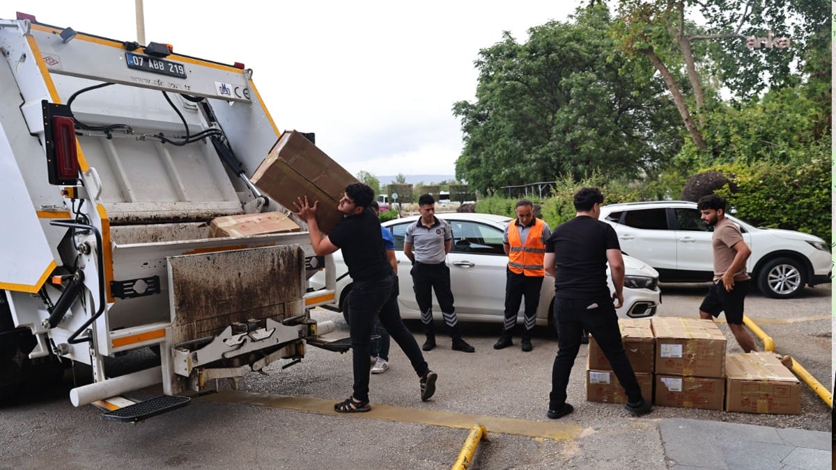 Antalya Otogarı’nda usulsüz taşınan 1 ton yoğurt imha edildi