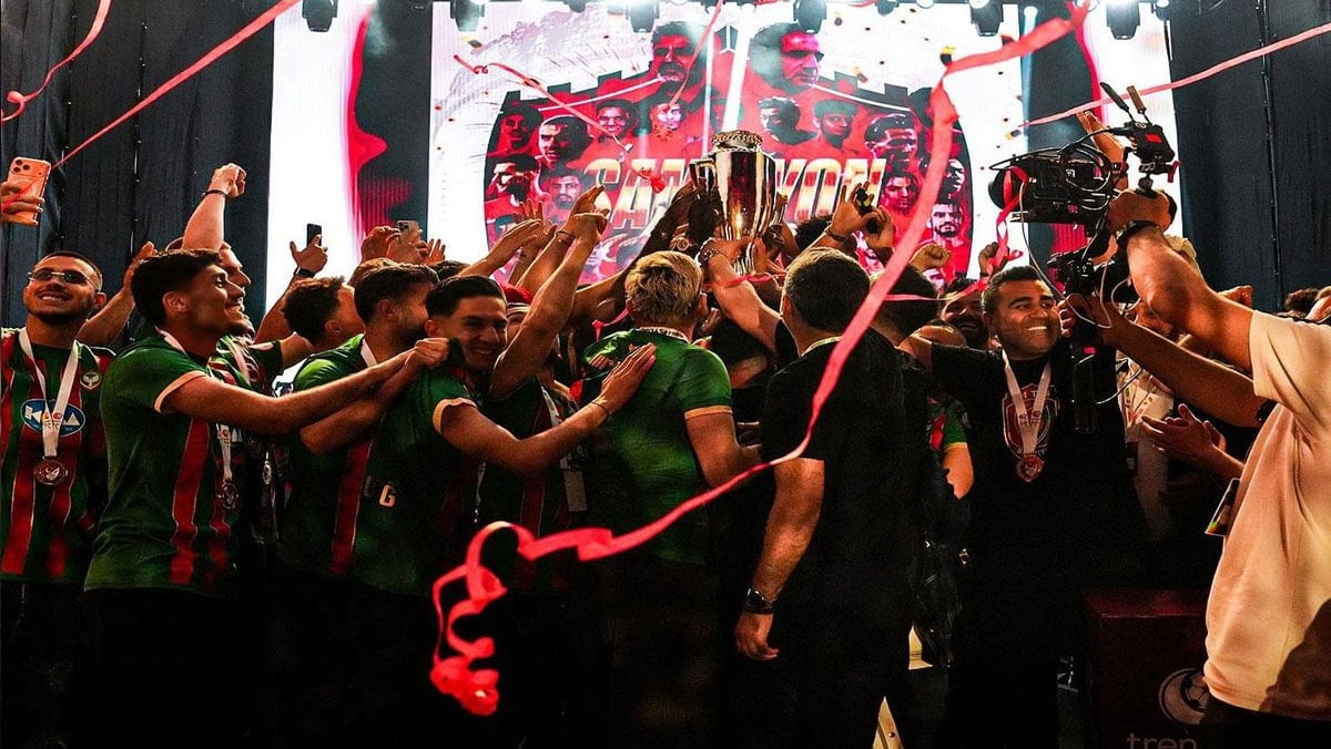 Amedspor kupasını on binlerce taraftarın önünde kaldırdı: “Bizden korkmayın”