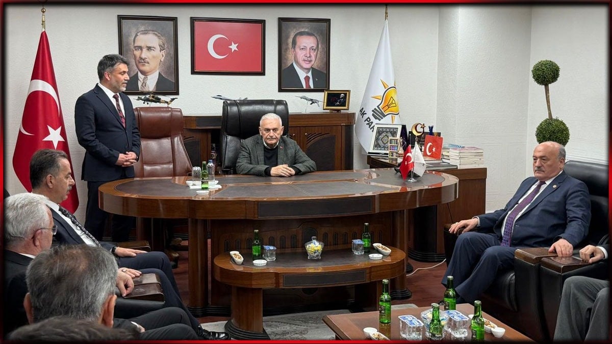 Binali Yıldırım’a 1 dakika 16 saniye kesintisiz övgü