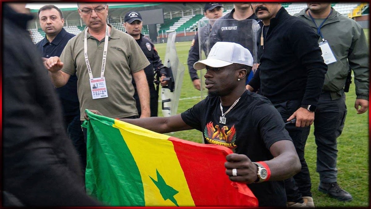 Amedsporlu Diagne'ye gözaltı şoku: Senegal bayrağını PKK flaması sandılar