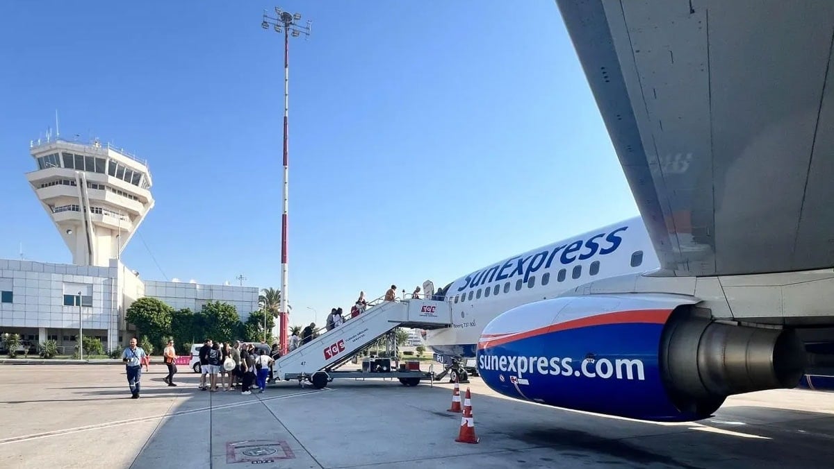 Antalya’ya giden uçakta bomba paniği: Acil iniş yaptı!
