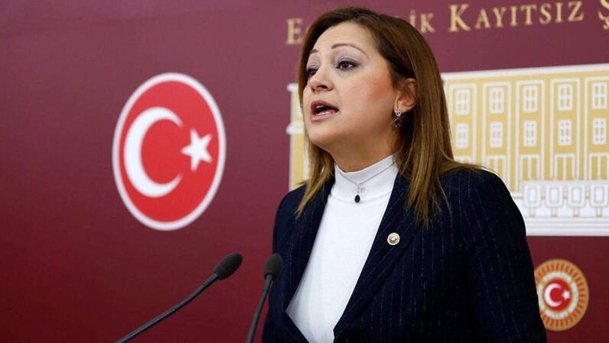AKP iddiası sonrası Burcu Köksal’a geçmişi hatırlatıldı: Görüntüleri elden ele geziyor!