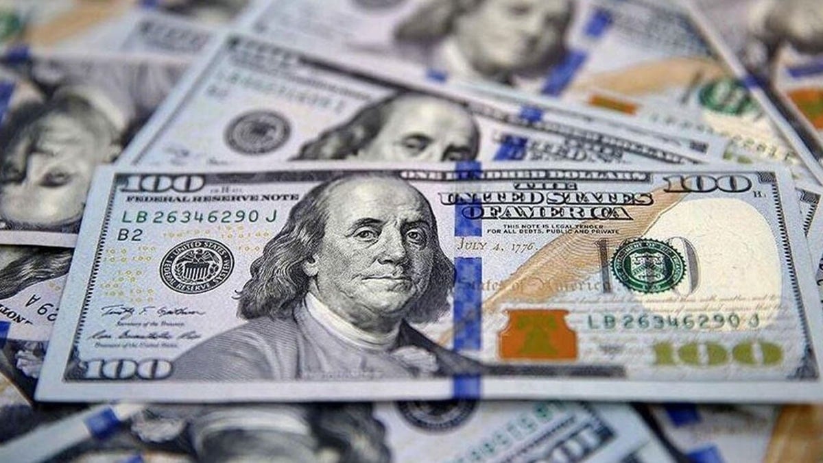 Dolar zirveye oynuyor