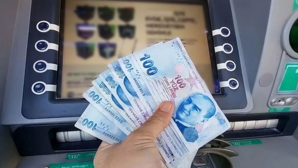 1 Temmuz'dan sonra bakkal, market hatta kafelerde bile olacak: Makineye çöpünü atan parasını ATM'den çekecek