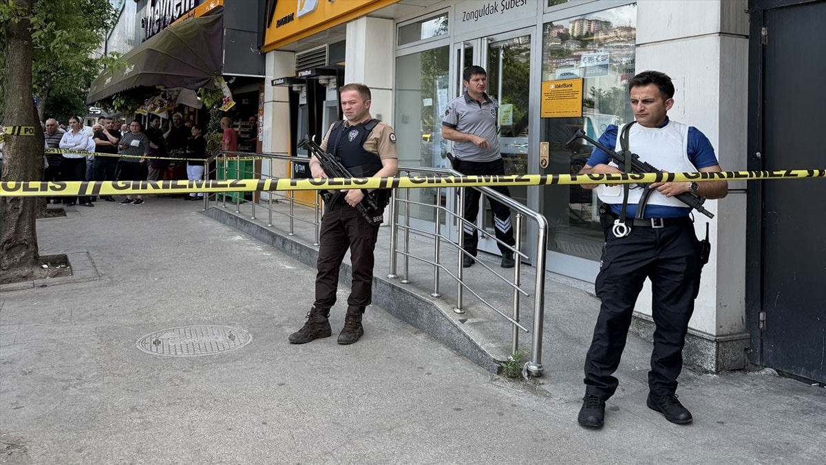 AKP'li isim evi haczedilince silahla bankayı bastı! Tutuklandı