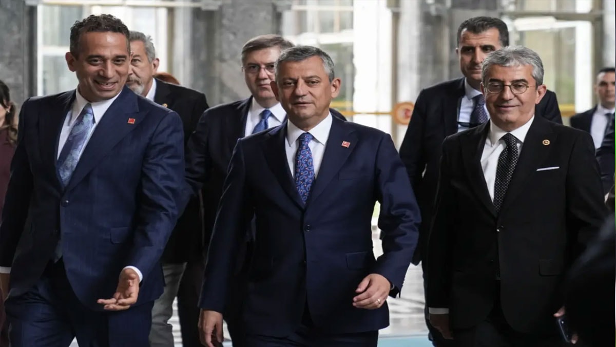 Özel'in ekibinden 28 kişi istifa etti! Kurultay yolu açılıyor