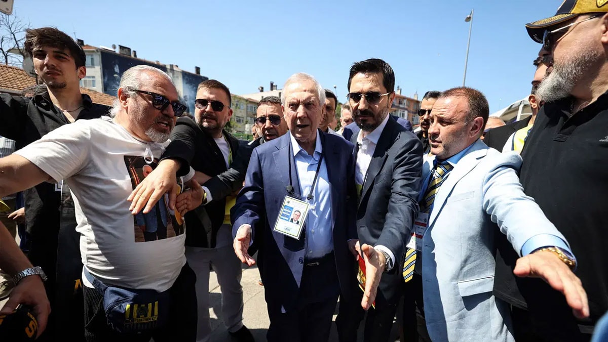 Aziz Yıldırım'dan ters köşe karar! Aykut Kocaman'ı beklerken İsmail Kartal göreve getirildi