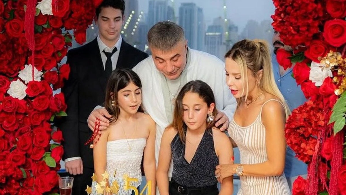 Sedat Peker'in kızları kaza yaptı: Araç defalarca 