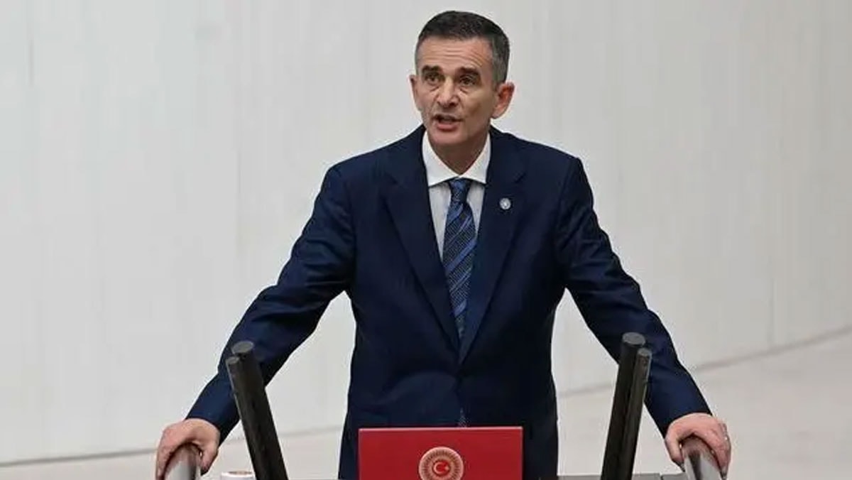Ümit Dikbayır CHP'den istifa etti