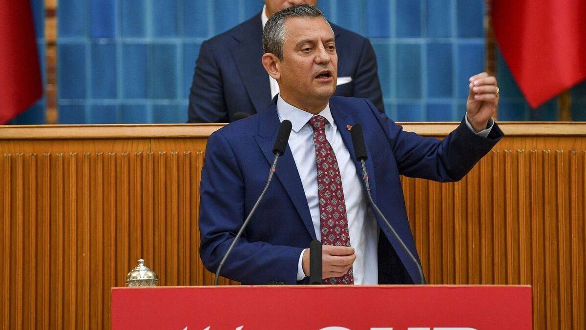 Özgür Özel'den vekillere CHP'deki dengeleri değiştirecek teklif