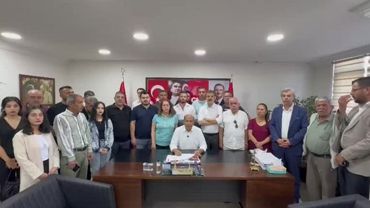 Mutlak butlan ekibi, CHP il binasına kapıları kırarak girdi