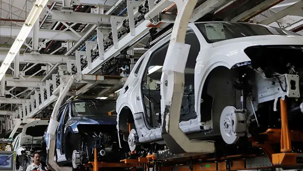 Otomobil devi fabrikalarını kapatıyor! 100 bin kişi işsiz kalacak