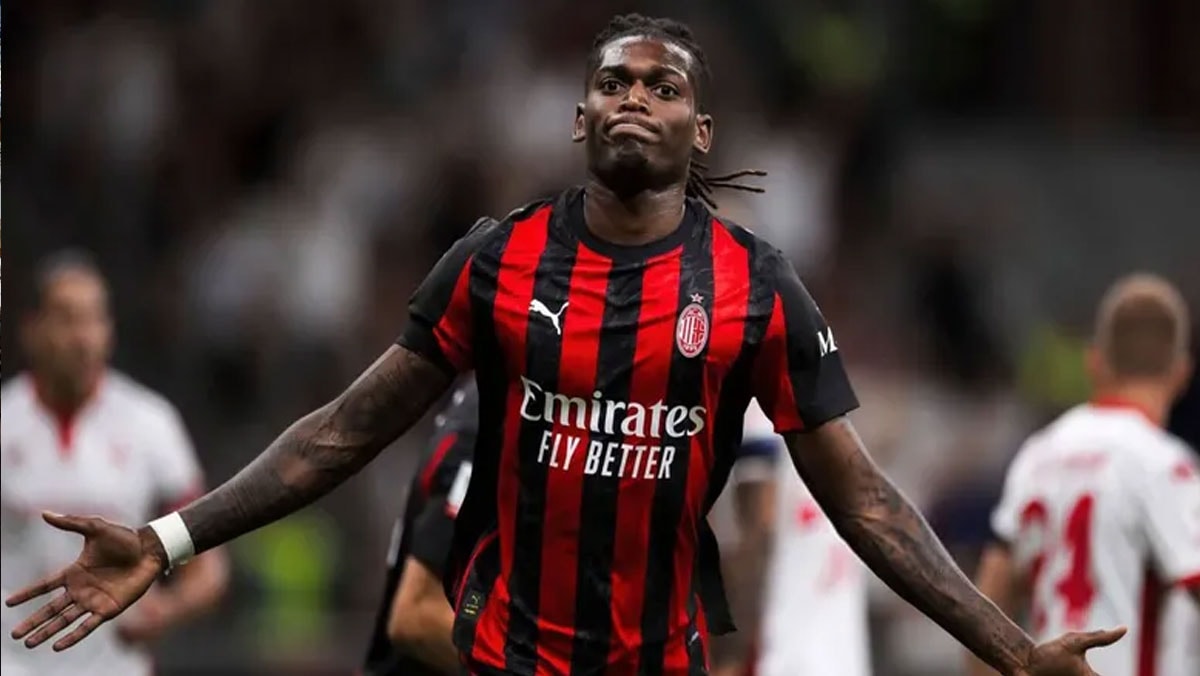 Galatasaray'ın yeni yıldızı geliyor! Rafael Leao'nun İstanbul'a varış saati belli oldu