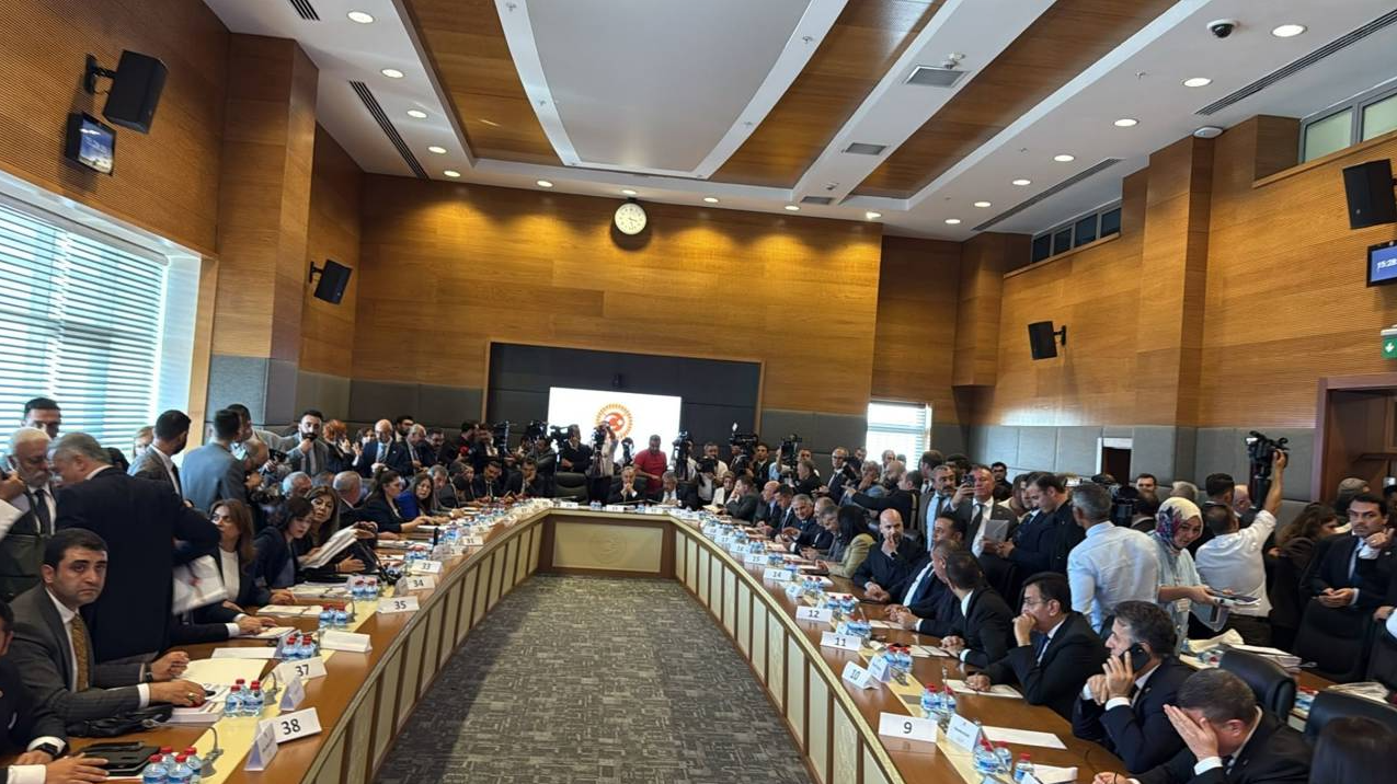 'Çerçeve Yasa' komisyondan geçti: Türkiye bu yasayı konuşuyor