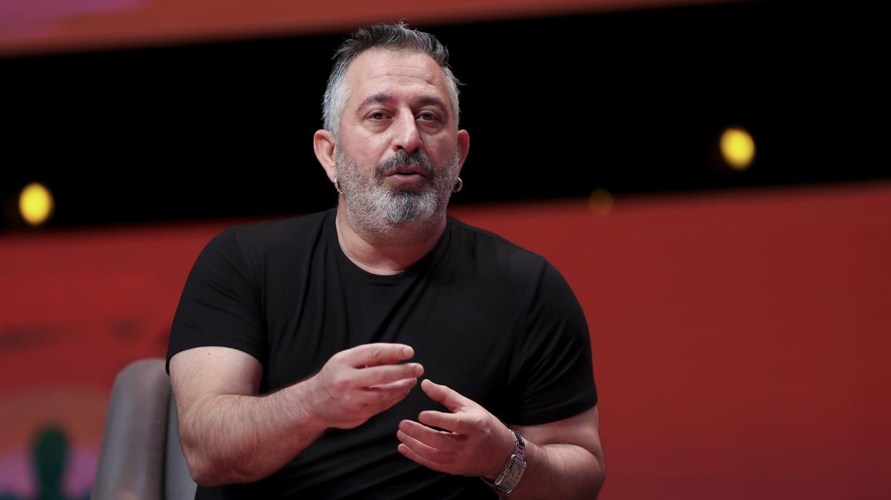 Cem Yılmaz'dan korkutan haber