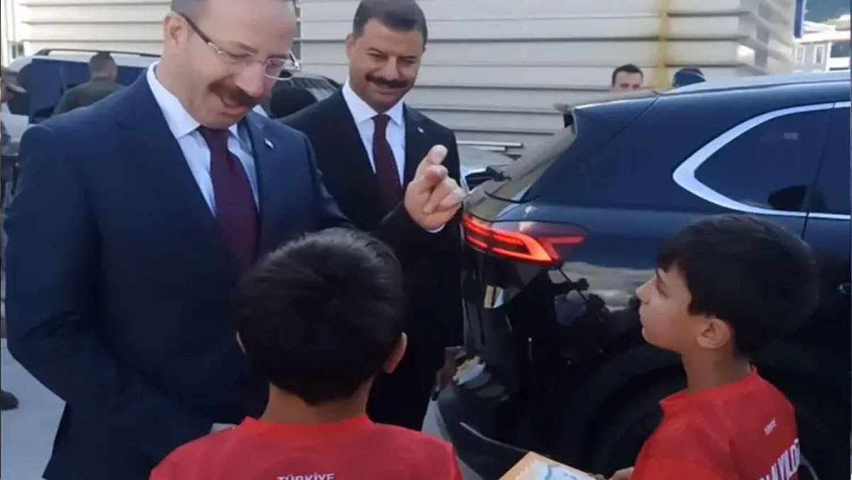 Valinin yaptığı espriye çocuklar gülmedi