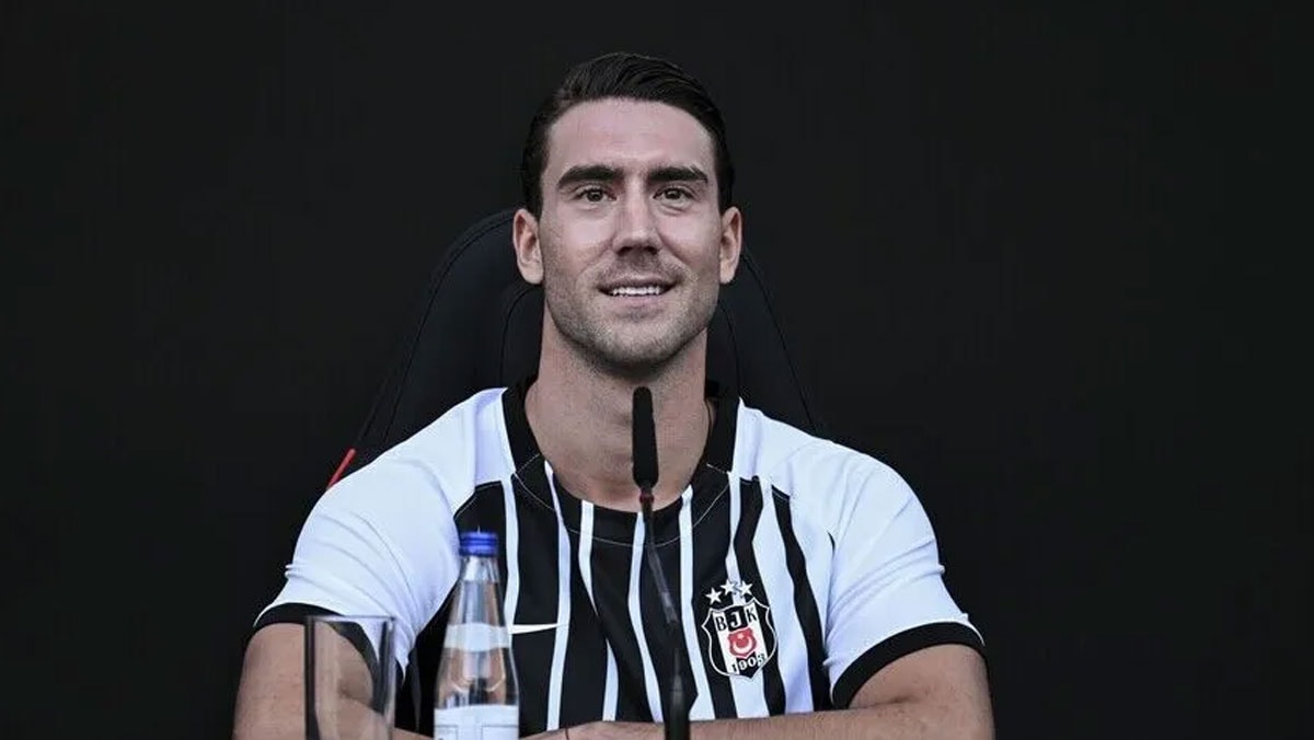 Vlahovic için beklenen haber geldi!  UEFA listesi değişti