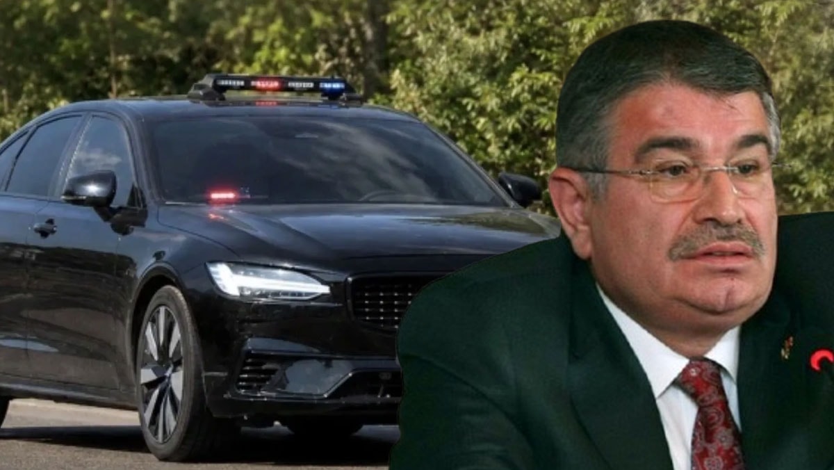 Eski Bakan İdris Naim Şahin ifade vermek için adliyede