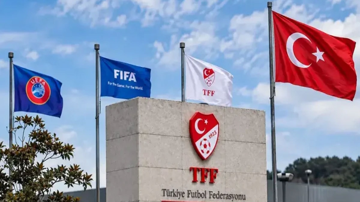 FIFA 4 Türk kulübüne transfer yasağı koydu