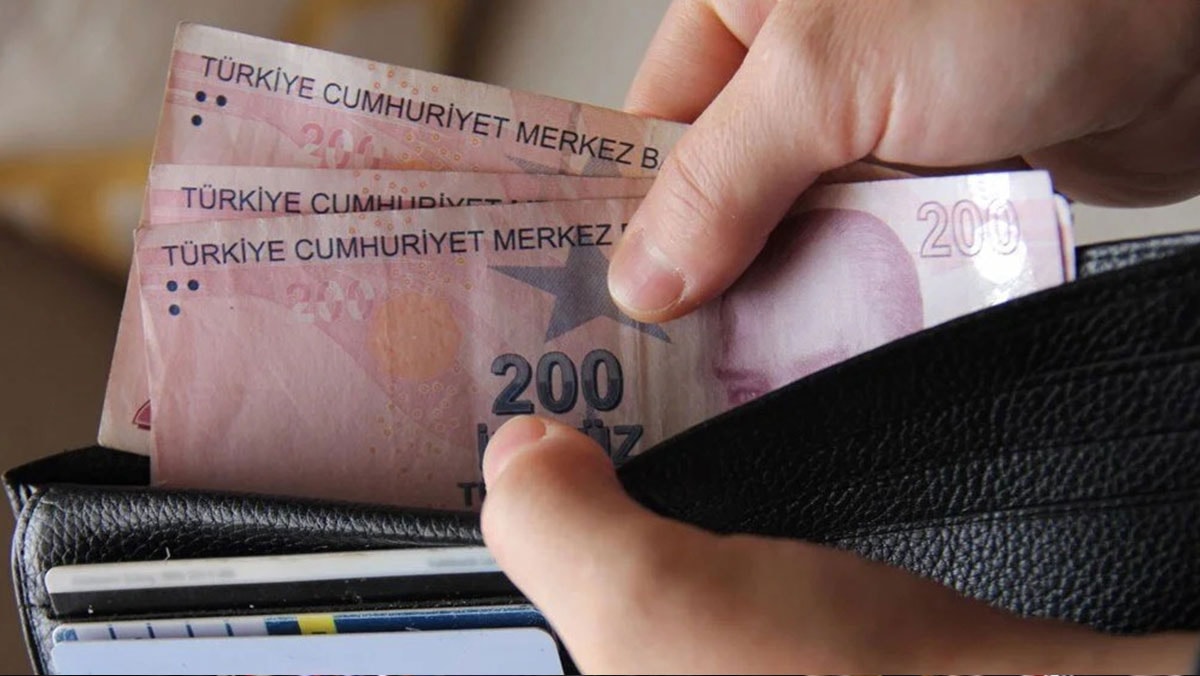 Emeklilere 5 bin lira seyyanen zam