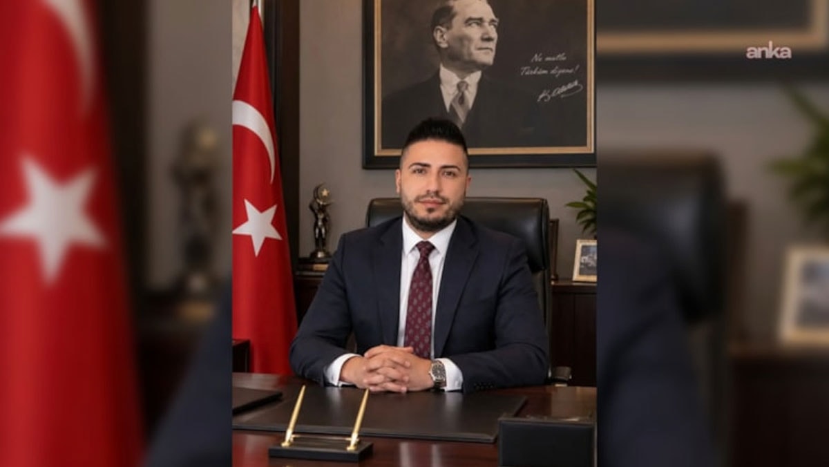 YENİ Partili kurucu başkan istifa etti