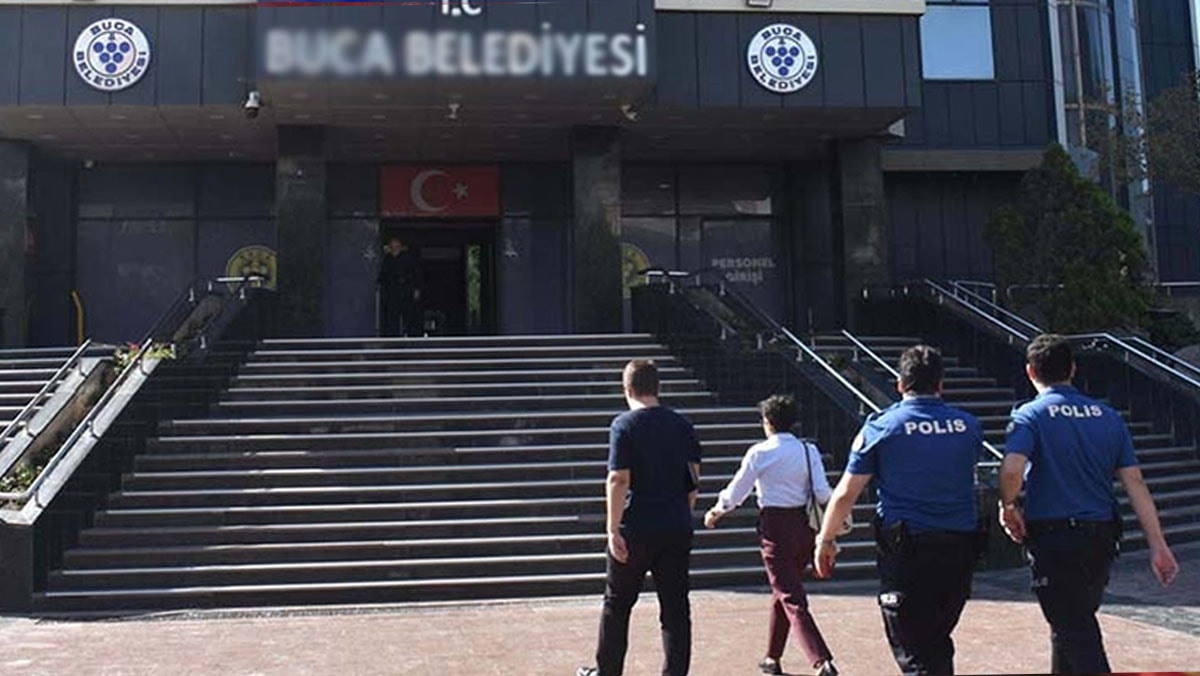 CHP'li belediyenin kapısına icra memurları ve polis dayandı