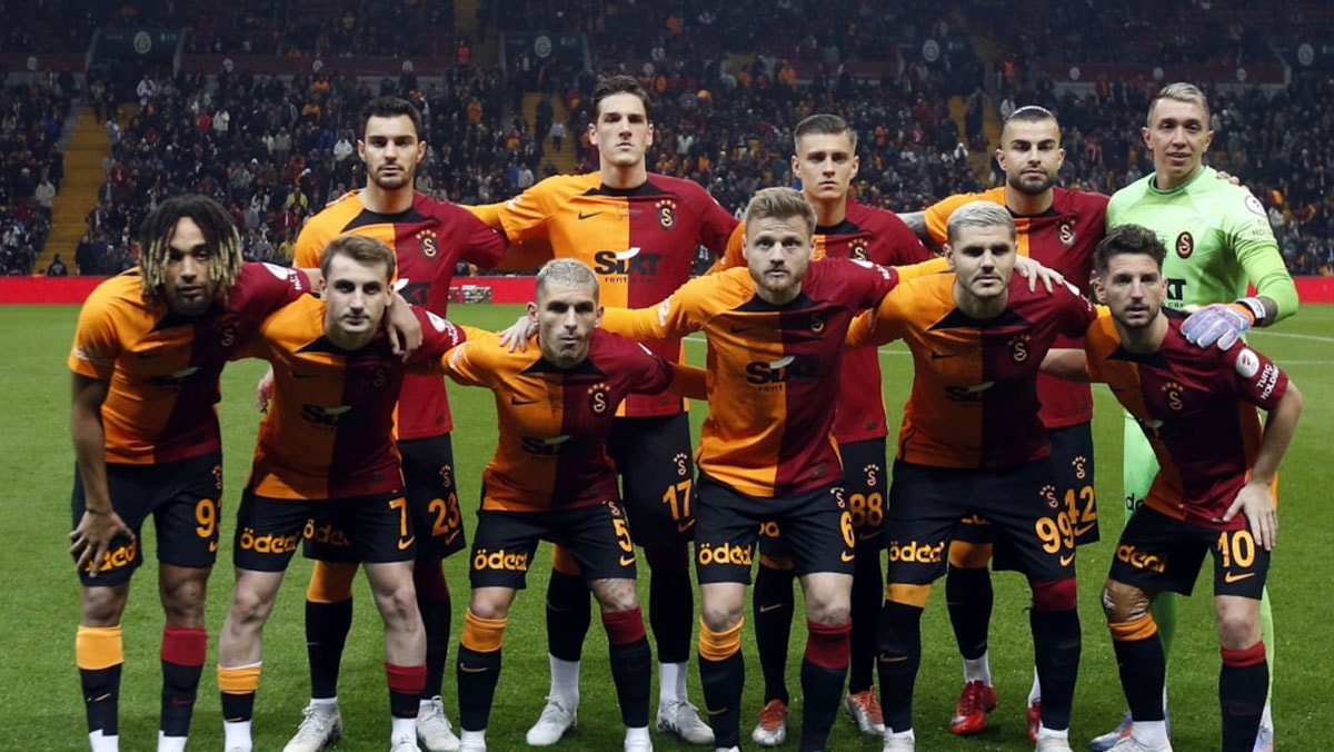 Galatasaray'ın eski yıldızı 33 yaşında sahalara veda etti