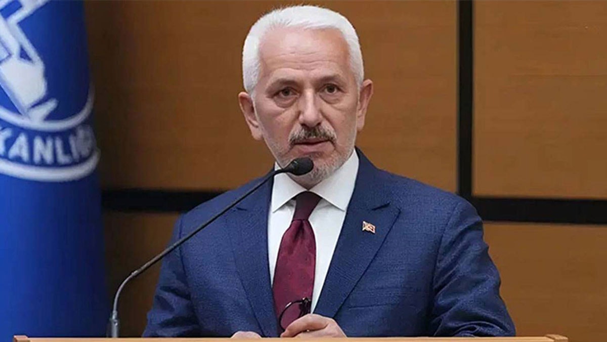 AKP’den CHP’ye geçen Ekrem Baki iki meclis üyeliğinden de istifa etti