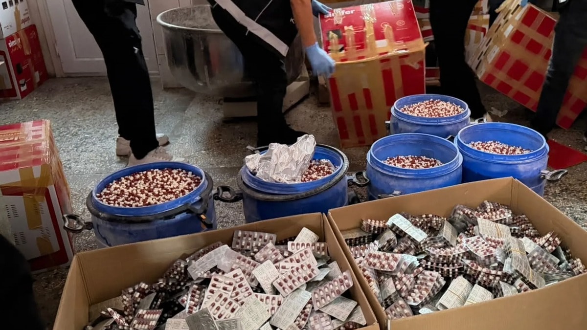 Fıırnda ekmek yerine hap stoklamışlar: 1 milyon 758 bin madde ele geçirildi