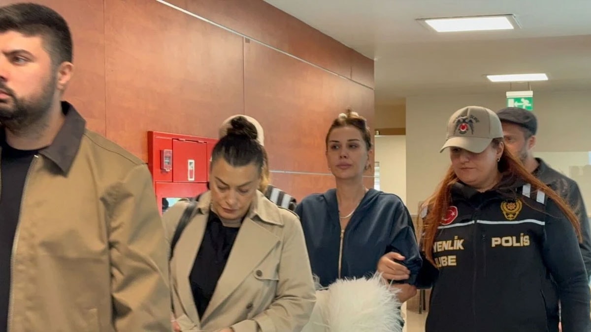 Dilan Polat, “Cumhurbaşkanına hakaret”ten gözaltına alındı