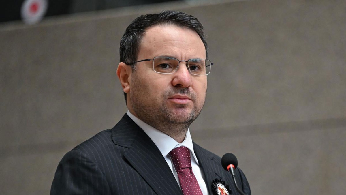 Bakan Gürlek duyurdu: Fon yöneticileri ve holding patronlarının mal varlıklarına tedbir konuldu
